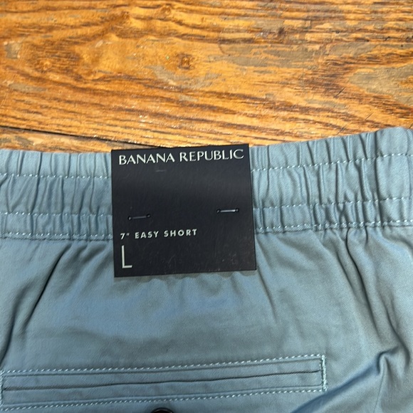 Banana Republic 7' Easy Short - Picture 3 of 4